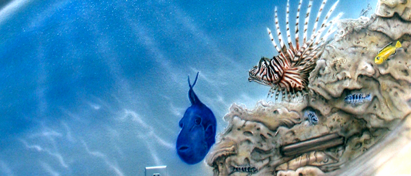 CLOSE UP AIRBRUSHED TROPICAL FISH